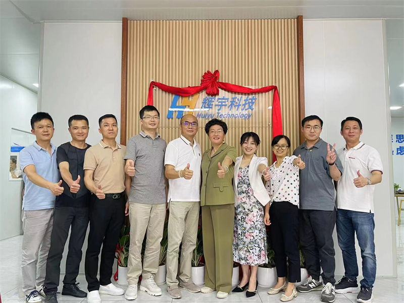辉宇团队合影.jpg